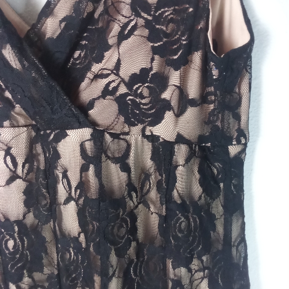 Glamour Black Lace Overlay Dress Y2 - Picture 3 of 5